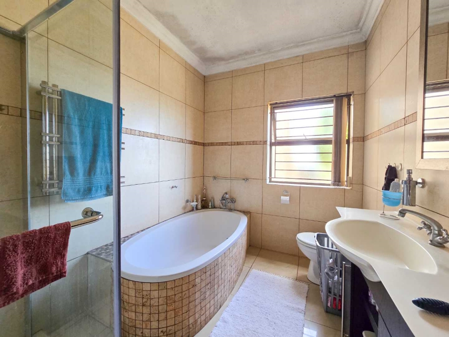 4 Bedroom Property for Sale in Stilbaai Wes Western Cape